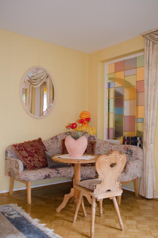 Haus Helvetia Bed & Breakfast Bad Orb Exterior photo