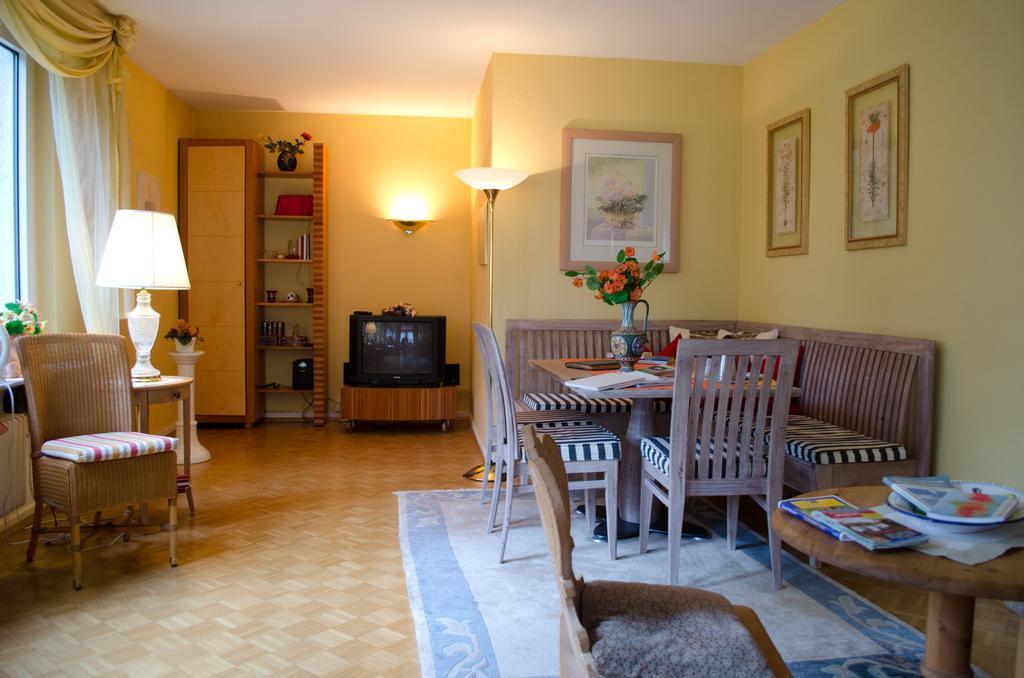 Haus Helvetia Bed & Breakfast Bad Orb Exterior photo